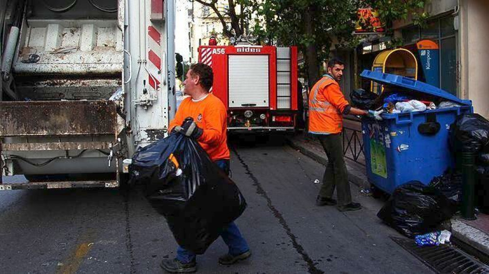 Δήμος Αθηναίων: Μεγάλη δράση καθαριότητας – απολύμανσης στο Εμπορικό Τρίγωνο
