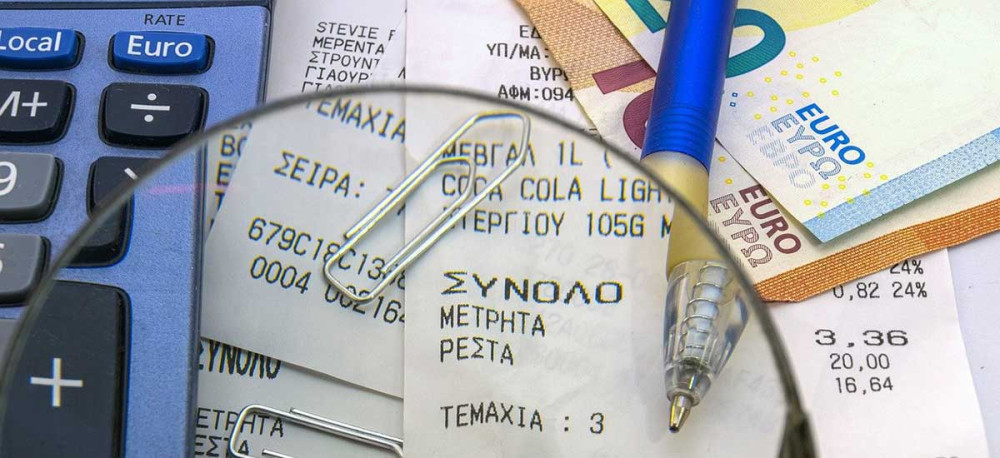 Πιθανή η μείωση του ορίου του 30% για ηλεκτρονικές αποδείξεις