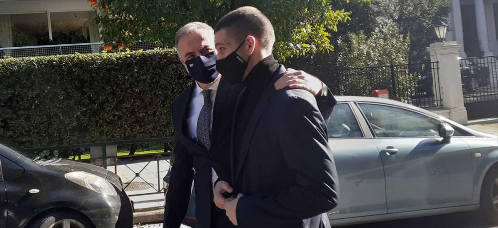Με τον γιο του Θανάση στην ορκωμοσία ο Καλαφάτης