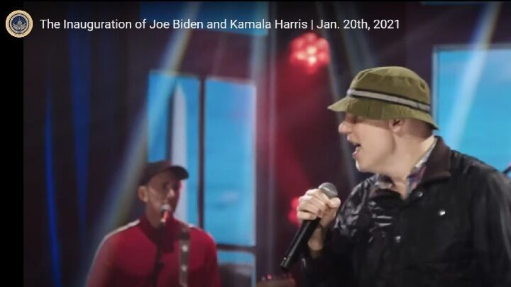 Γιατί ο Μπάιντεν επέλεξε τους New Radicals στην τελετή ορκωμοσίας του