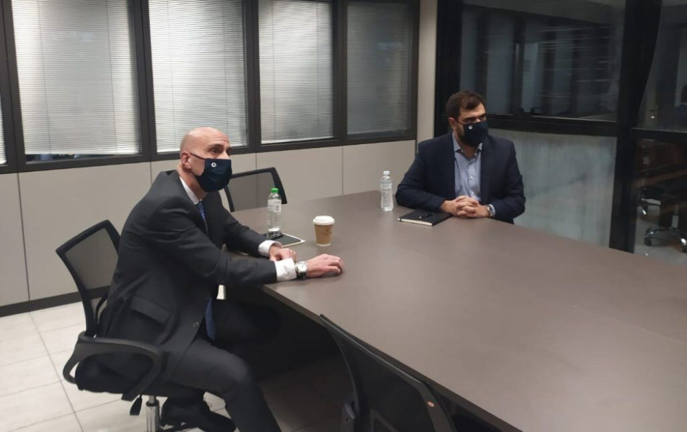 Συνάντηση Μαρινάκη – Μπρατάκου στα νέα γραφεία της ΟΝΝΕΔ