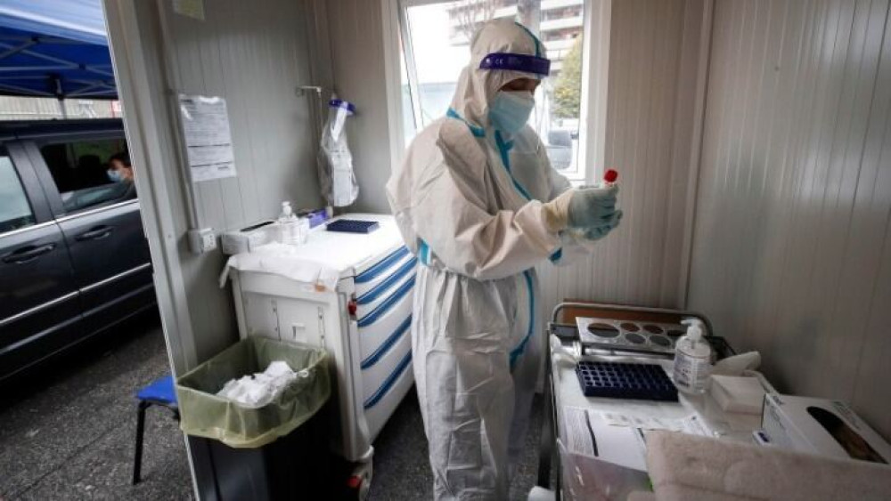 Κορωνοϊός: Τα μισά κρούσματα στην Αττική – Αύξηση και στην Θεσσαλονίκη