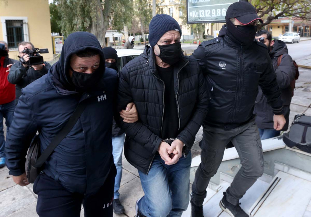 “Καταπέλτης” το ένταλμα σύλληψης για τον Δημήτρη Λιγνάδη