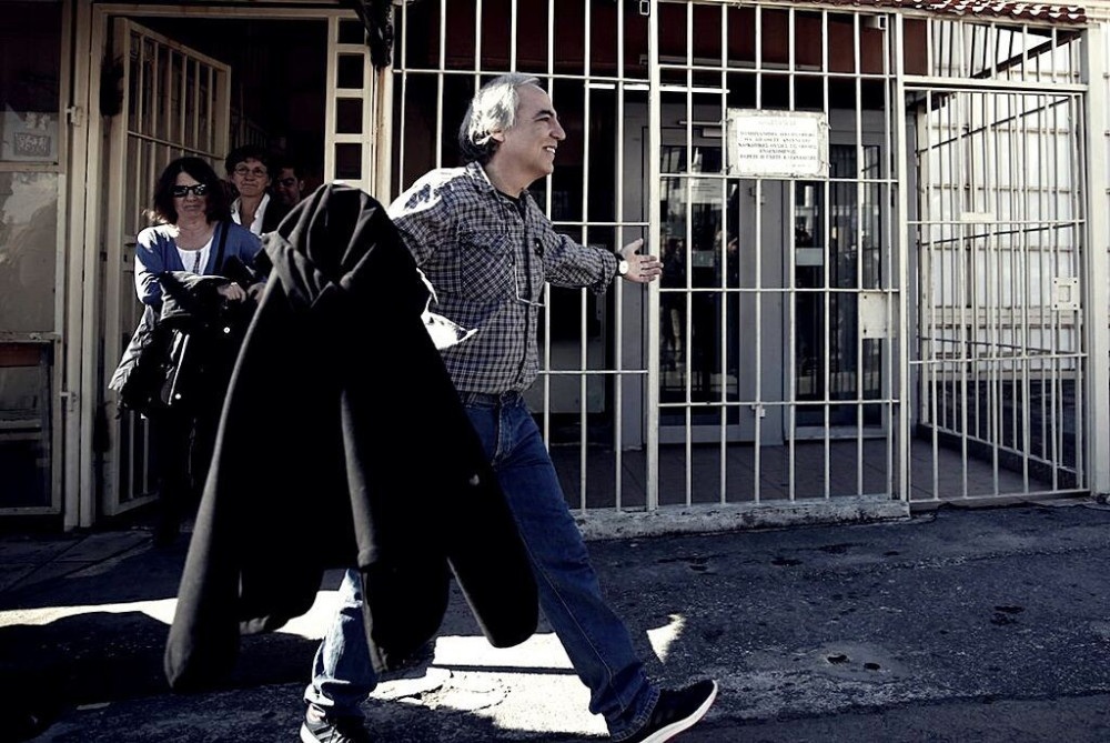 Τα ψέματα του Κουφοντίνα και των “αλληλέγγυων”: Τι προβλέπει ο νόμος
