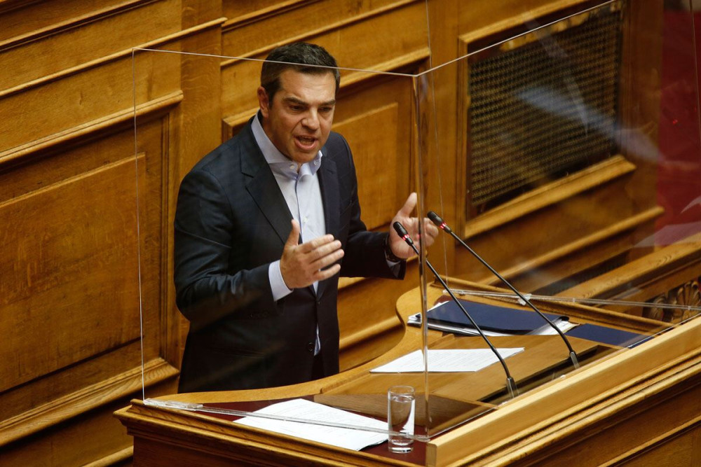 Βατερλώ Τσίπρα στη Βουλή: «Υιοθέτησε» Πολάκη και… λασπιάδες!