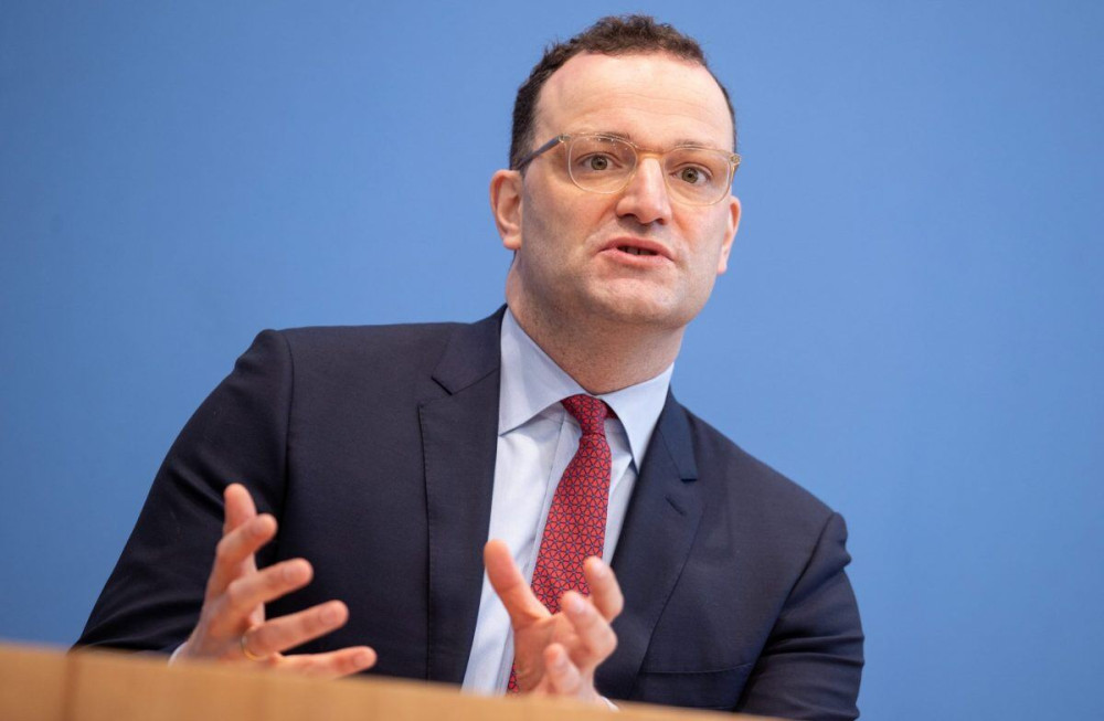 Spiegel: Εταιρία όπου στέλεχος είναι η σύζυγος του υπουργού Υγείας αγόρασε προστατευτικές μάσκες η γερμανική κυβέρνηση