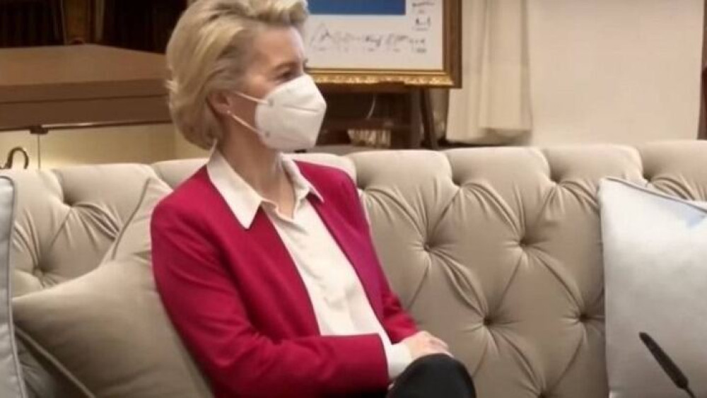 Τι είπαν Βέμπερ και Μαμέρ για το “περιστατικό” με τον καναπέ
