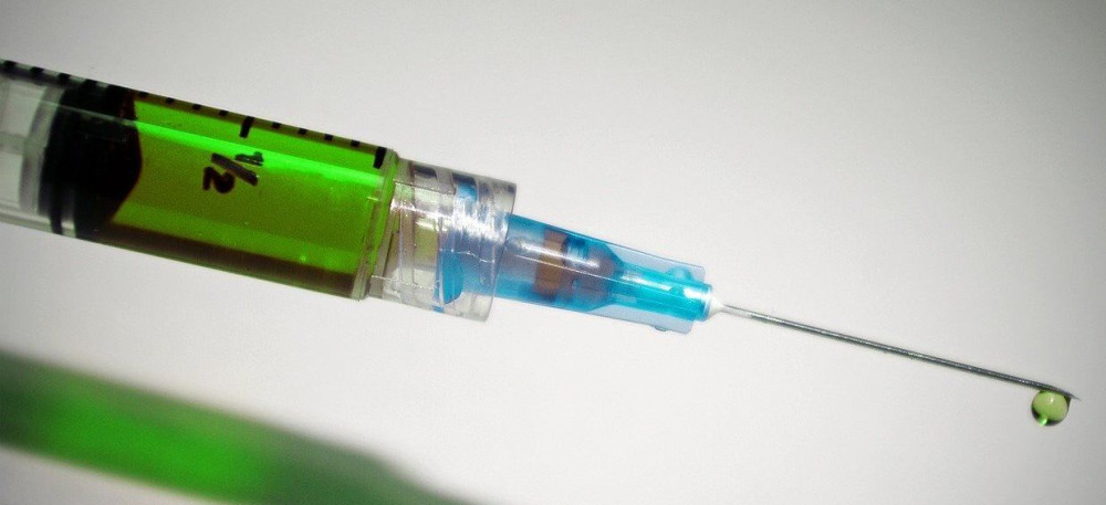 Οργανισμός Φαρμάκων ΗΠΑ: Δεν “βλέπει” πρόβλημα για το εμβόλιο της J&J
