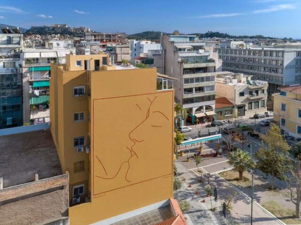 “On Athens”: Ένα “Φιλί” για την Αθήνα και τους δημότες της