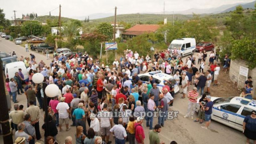 Αναστέλλεται επ’ αόριστον το hot spot στον Καραβόμυλο (video)