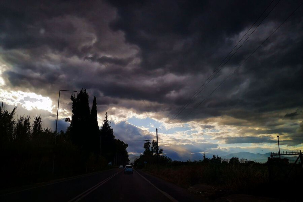 Χαλάει ο καιρός από αύριο – Έρχονται βροχές και καταιγίδες