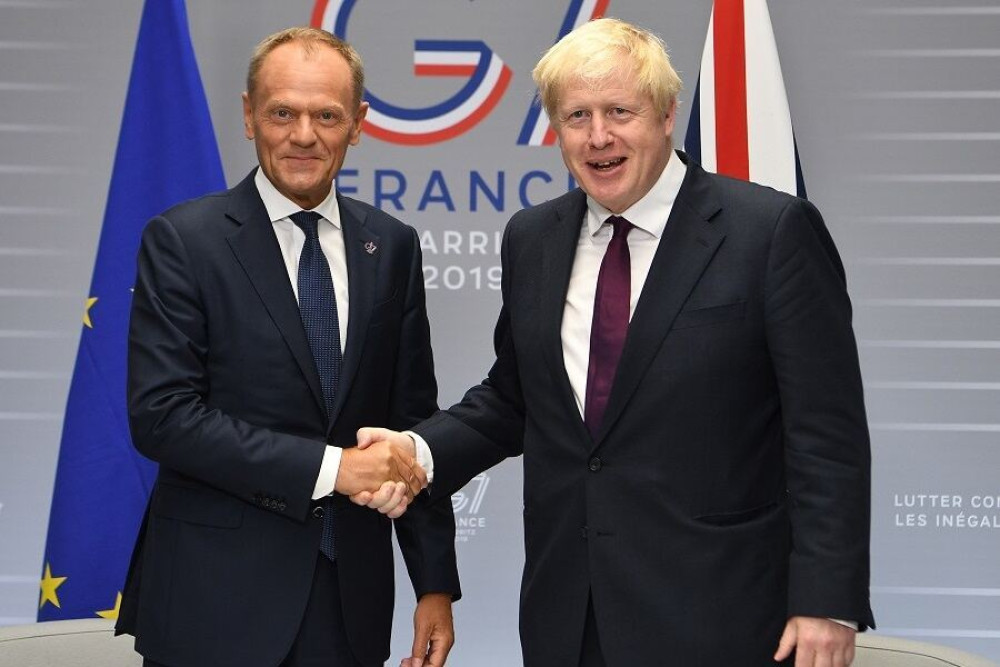 Συνάντηση Τουσκ – Τζόνσον τη Δευτέρα για το Brexit