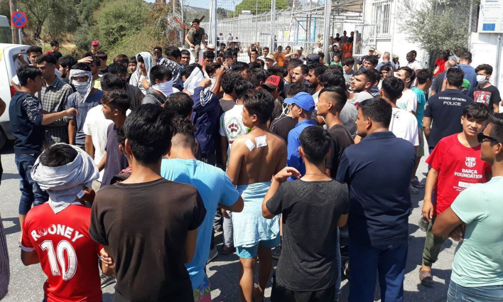 Λέσβος: «Βυθίζεται» η Μόρια – 12.000 πρόσφυγες και μετανάστες στοιβάζονται στο ΚΥΤ
