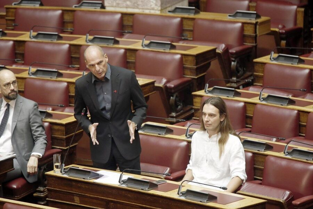 Βαρουφάκης: Πρέπει να ντρεπόμαστε για αυτά που συμβαίνουν στη Μόρια