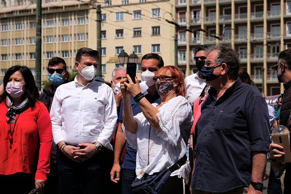 Οι γκάφες του Τσίπρα και… αραία, αραία να φαινόμαστε καμιά σαρανταρέα