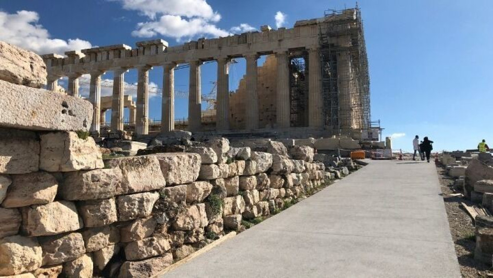 Ημέρα Ευρώπης: Τελετή έπαρσης των σημαιών στην Ακρόπολη – 40 χρόνια από την ένταξη στην ΕΕ