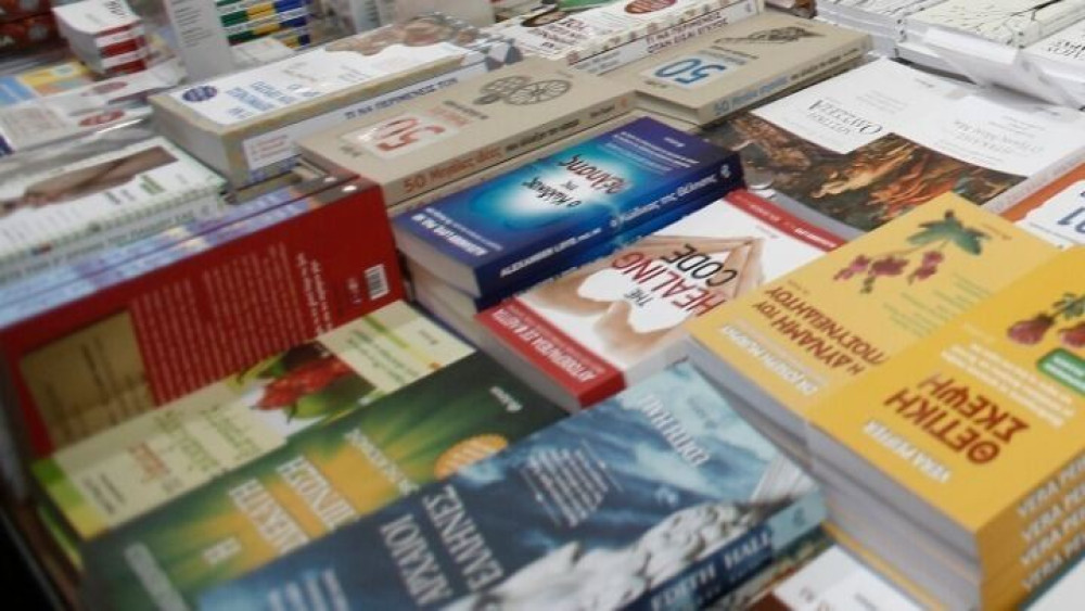 “We Need Books”: Υιοθεσίες βιβλίων και άλλες πρωτότυπες βιβλιοφιλικές περιπέτειες