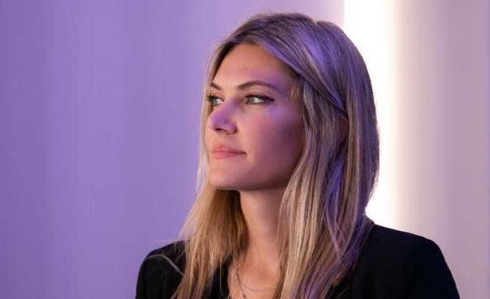 Εύα Καϊλή: Ήρθε ο …πελαργός για την ευρωβουλευτή του ΚΙΝΑΛ