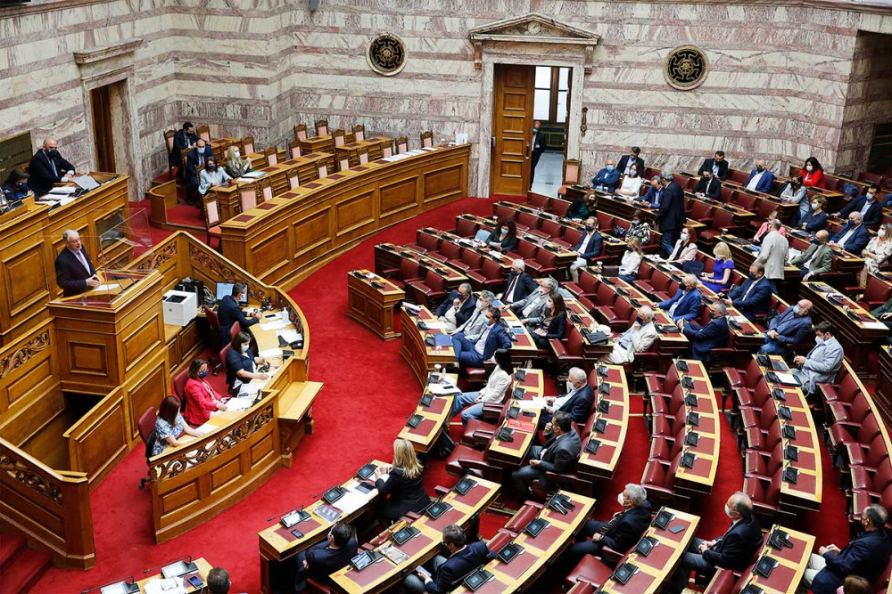 Καβγάς Τσαβδαρίδη-Τζανακόπουλου: “Είσαι τραμπούκος της δεξιάς”-“Μιλάει ο αμπελοφιλόσοφος της αριστεράς”