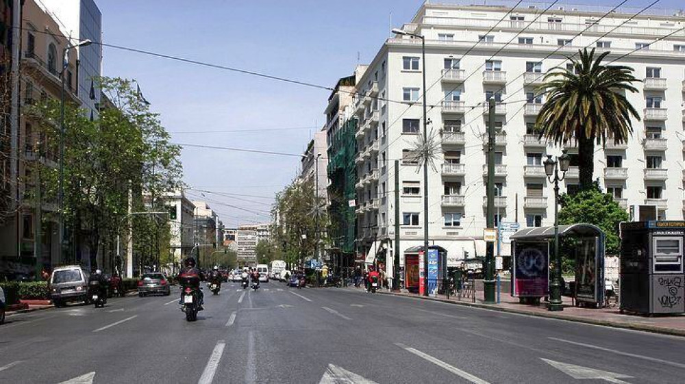 Απεργία ΓΣΕΕ-ΑΔΕΔΥ: Πώς θα κινηθούν τα ΜΜΜ-Δεμένα τα πλοία τα λιμάνια