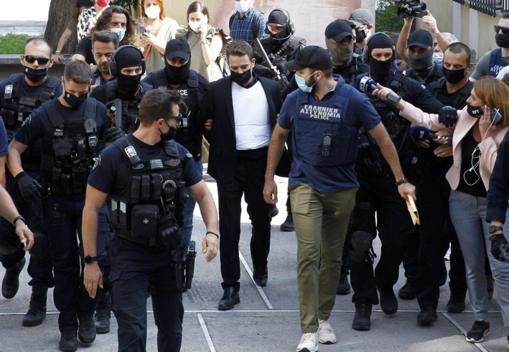 Μπ. Αναγωστόπουλος: «Την ξύπνησα και την έπνιξα. Το παιδί μου να μεγαλώσει και με τις δύο οικογένειες»