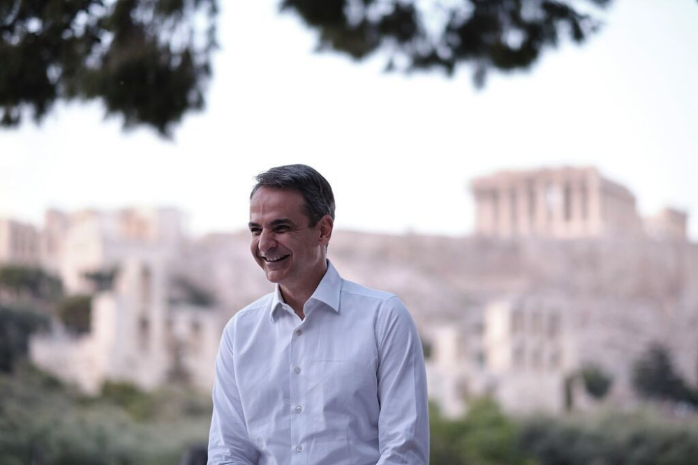Όχι εκλογές. Αλλά “γενέθλιος” ανασχηματισμός;
