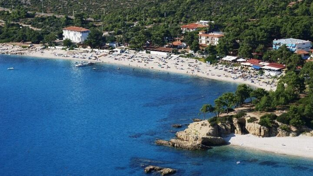 Σε ποιες περιοχές της Αττικής απαγορεύεται το κολύμπι - Τι ανακοίνωσε το υπουργείο Υγείας