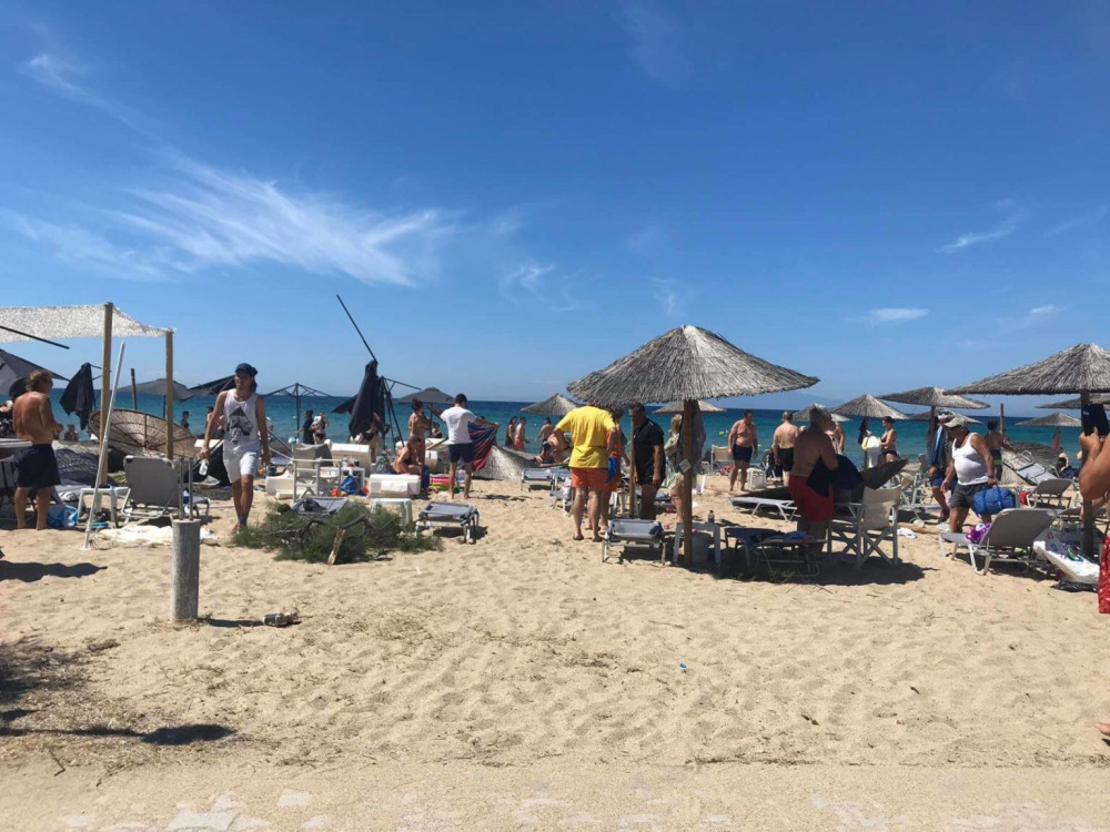 Ανεμοστρόβιλος σάρωσε τη Χαλκιδική- Δύο τραυματίες (Pic)