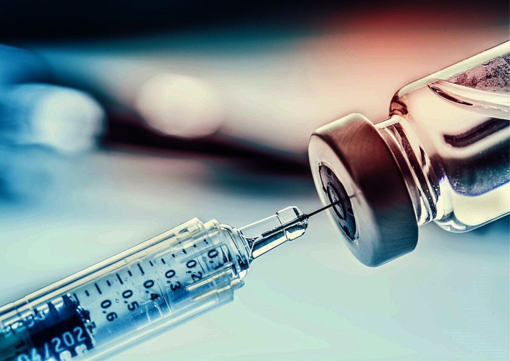 Μονοδοσικό εμβόλιο J&J: Μελλοντικά ίσως χρειαστεί ενισχυτική δόση