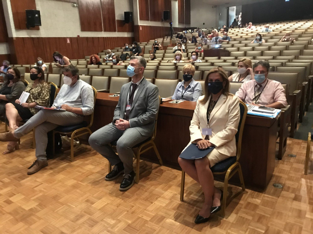 Ζωή Ράπτη- “Σύνθημά μας: Κανείς μόνος στην πανδημία, κανείς μόνος και μετά”