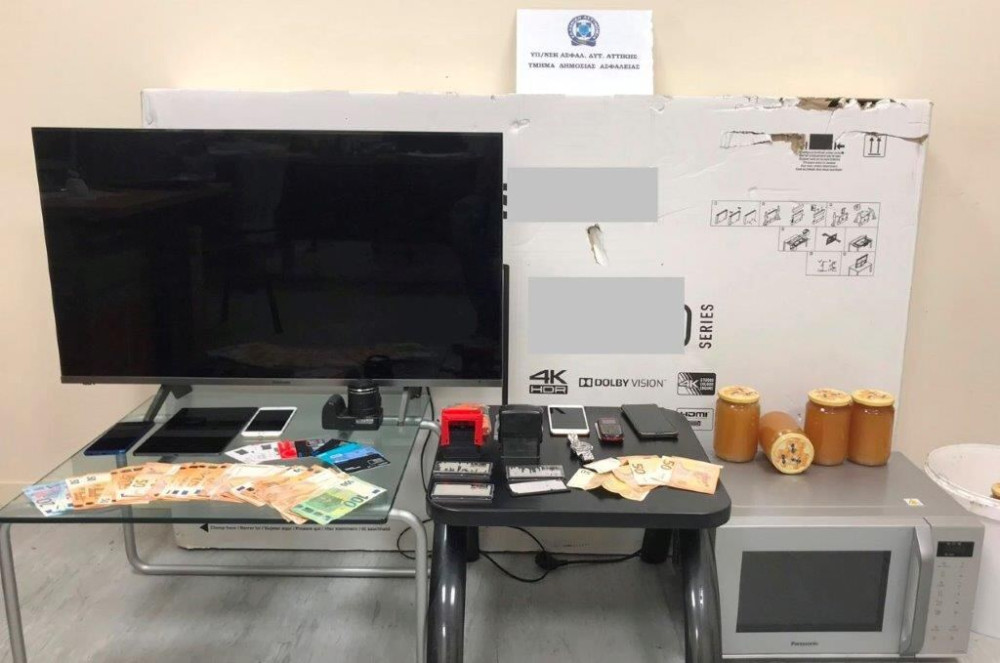 Εξαρθρώθηκε κύκλωμα με πλαστά παραστατικά πληρωμής και επιταγές – Συνελήφθησαν 15 άτομα