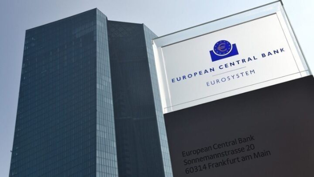 “Λύγισε” και η ΕΚΤ: Αλλάζει τον στόχο της για τον πληθωρισμό στο 2%