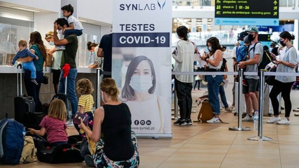 Βρετανία: Οι πλήρως εμβολιασμένοι από 19/7 δεν μπαίνουν καραντίνα από “πορτοκαλί” χώρες