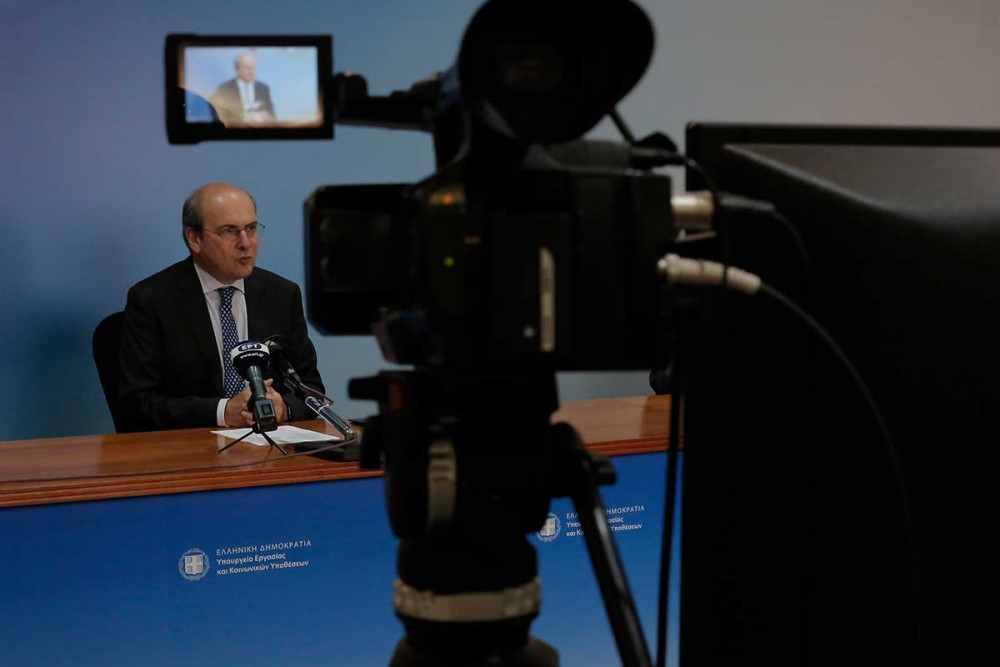 Χατζηδάκης: Με το βλέμα στη νέα γενιά οι αλλαγές στην επικουρική ασφάλιση