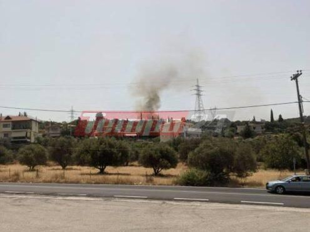 Πάτρα : Φωτιά στα Συχαινά, πάνω από την Περιμετρική οδό – Εκκενώνονται περιοχές – Διακοπή κυκλοφορίας