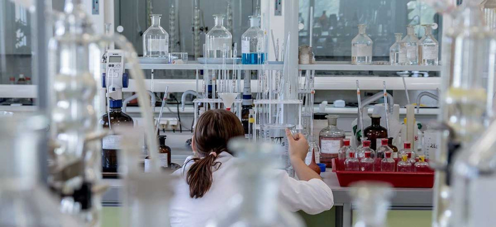 ΕΚΠΑ- mRNA εμβόλια: Ασφαλή για έγκυες, θηλάζουσες, ή γυναίκες που θέλουν να κάνουν παιδί