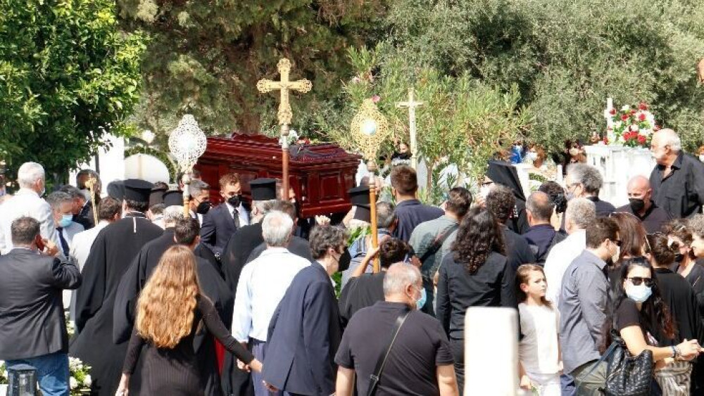 Στα “σπλάχνα” της Κρητικής γης ο οικουμενικός Μίκης Θεοδωράκης
