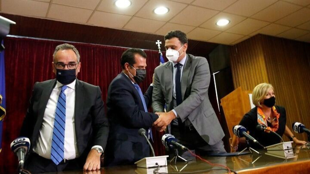 Yπουργείο Υγείας: Τελετή παράδοσης- παραλαβής με ευχές και προτροπές