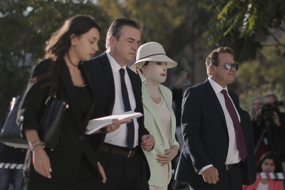 Κατάθεση Ιωάννας: “Τα ρούχα λιώσανε πάνω μου, τα μαλλιά μου πέφτανε”-Συγγενείς προς κατηγορούμενη: “Μας διέλυσες”