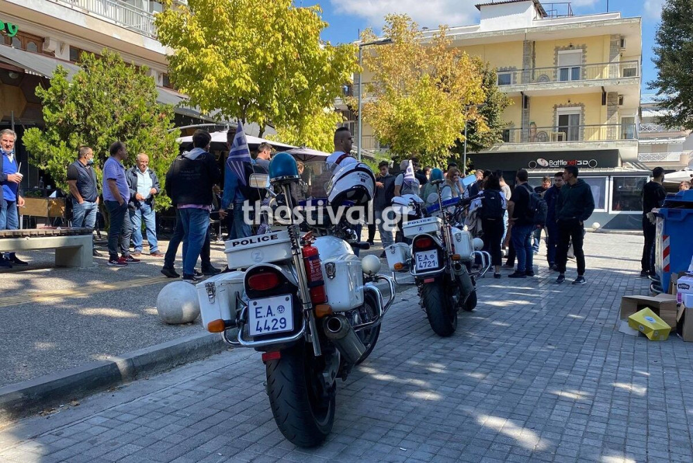 Επίθεση ακροδεξιών στην Θεσσαλονίκη: Μήνυση από τον βουλευτή του ΚΚΕ Στολτίδη – Προσαγωγές υπόπτων