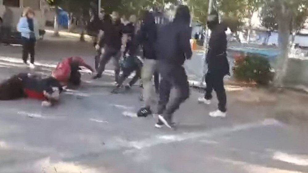 Επίθεση ακροδεξιών σε αντιφασιστική συγκέντρωση στο Νέο Ηράκλειο