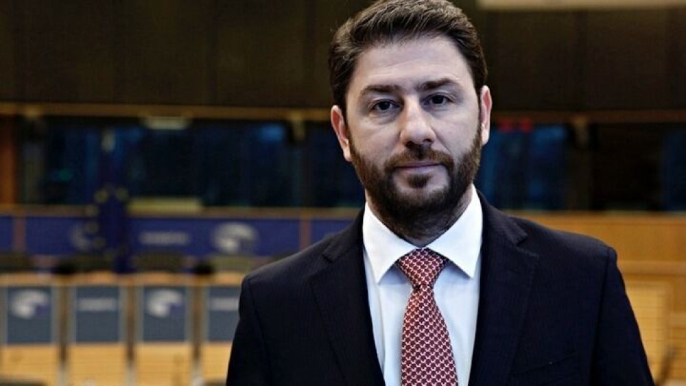 Ανδρουλάκης: “Αναστέλλω την προεκλογική μου δραστηριότητα”