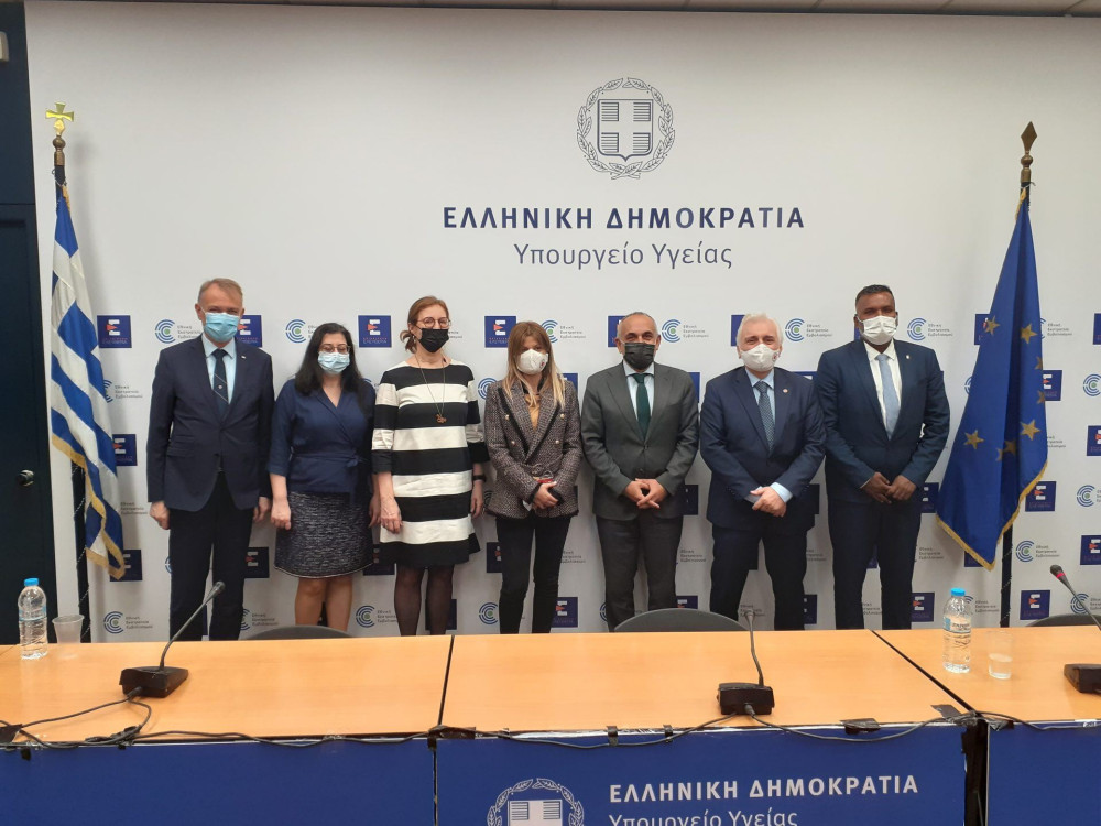 Συνάντηση Πρεζεράκου με κλιμάκιο του Διεθνούς Ερυθρού Σταυρού