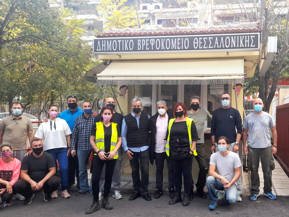 Δημοτικοί αστυνομικοί έγιναν…ζωγράφοι και μεταμόρφωσαν το βρεφοκομείο “Άγιος Στυλιανός”