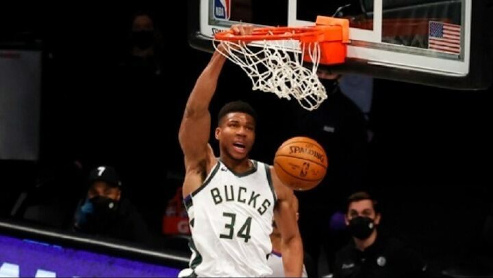 Τρομερός ο Giannis, κακοί οι Μπακς: Παραδόθηκαν στους “λύκους” στο Μιλγουόκι