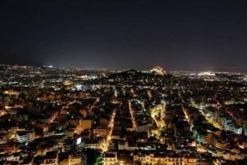 Δήμος Αθηναίων: Μεγάλο πρόγραμμα ενεργειακής αναβάθμισης με “έξυπνα” φωτιστικά