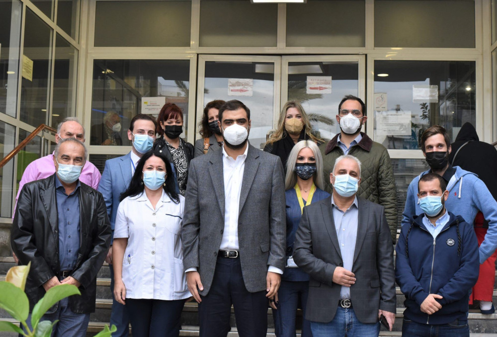 Η ΟΝΝΕΔ στο “Μεταξά”-Μαρινάκης: Ήρωες όσοι βρίσκονται μέσα στα αντικαρκινικά νοσοκομεία