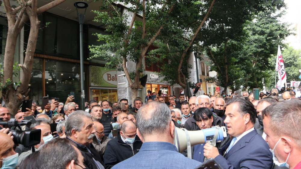 Ο Άδωνις και η ντουντούκα