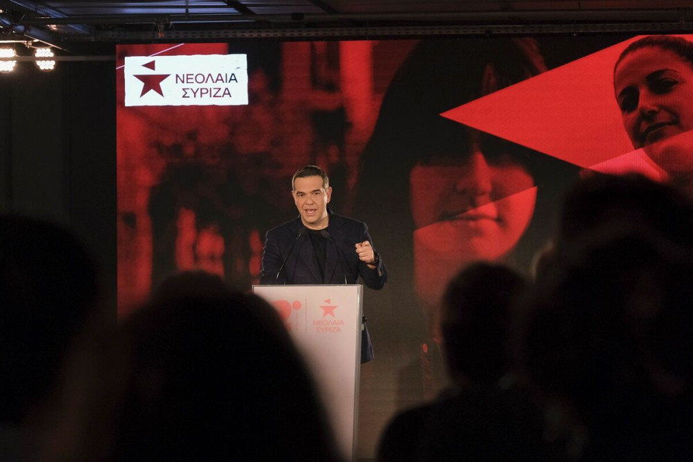 Τα παλαμάκια του Τσίπρα για τη “χολερική-ρεβανιστική λογική του ΣΥΡΙΖΑ”