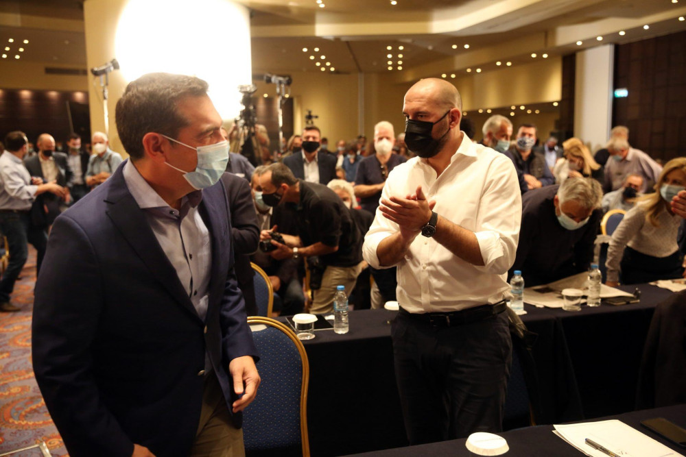ΚΕ ΣΥΡΙΖΑ: Γιατί ο Τσίπρας κατάπιε τη γλώσσα του για τις δημοσκοπήσεις – Αποκαλυπτικά ντοκουμέντα